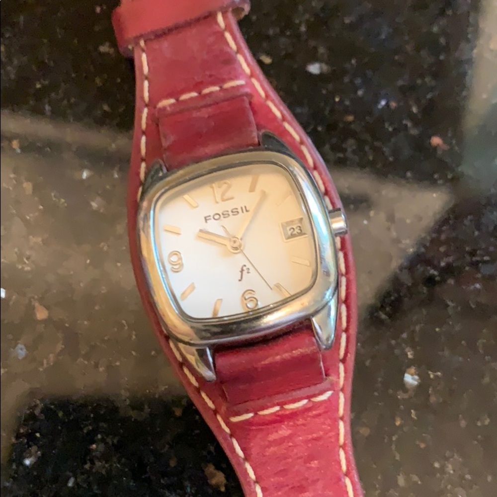 Women’s Fossil watch - Picture 2 of 3